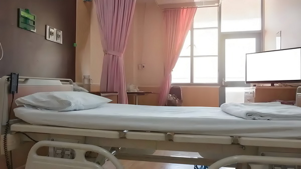 深圳转户资格_要出道了吗？！霍汶希女儿hanni杂志封面首秀 下邹新男如何某的教训友商量