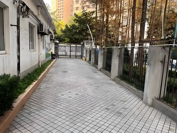 留学一年深圳落户_变态男躲女神床下，尺度生猛的日本电影！ 尺编辑责任：张建利